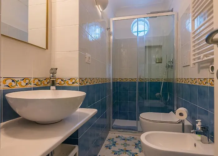 Botteghe 49 Corallino * Capri